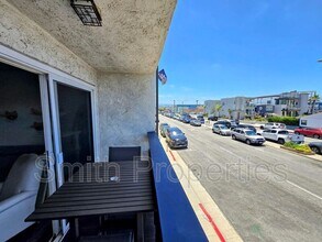 320 Hermosa Ave in Hermosa Beach, CA - Foto de edificio - Building Photo