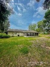 218 Temple Cir in Eustis, FL - Foto de edificio - Building Photo