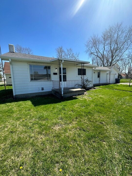 2701 N C St in Elwood, IN - Building Photo