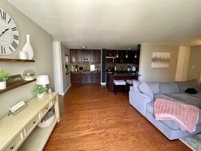 1339 N Dearborn St-Unit -11H in Chicago, IL - Building Photo - Building Photo