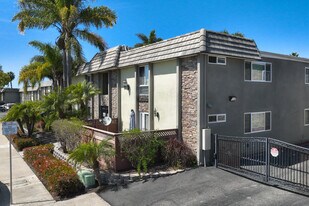 Clairemont Complex in San Diego, CA - Building Photo