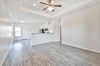 31 County Rd 5102B in Cleveland, TX - Building Photo - Building Photo