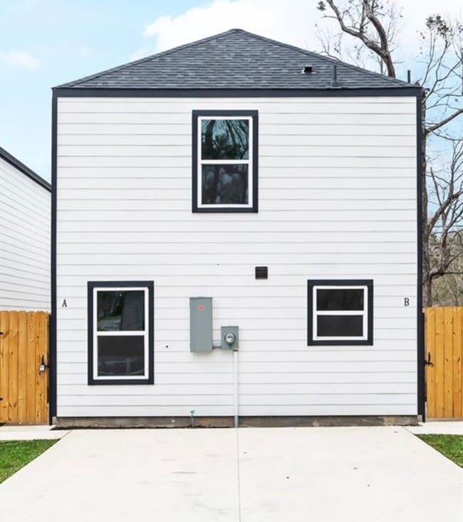 property at 7804 Crestview Dr