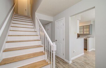 9495 Fondren Rd in Houston, TX - Building Photo - Building Photo