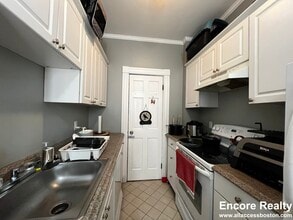 1625 Commonwealth Ave, Unit 5 in Boston, MA - Building Photo - Building Photo