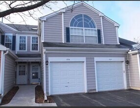 12 Truman Ct in Streamwood, IL - Building Photo - Building Photo
