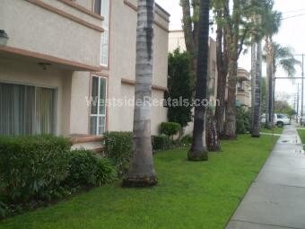 15810 Vanowen St, Unit 2 br in Van Nuys, CA - Foto de edificio - Building Photo