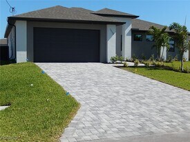 1113 SW 1st Terrace in Cape Coral, FL - Building Photo
