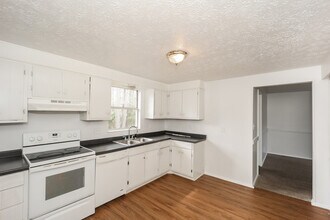 2595 Old S Ct in Jonesboro, GA - Building Photo - Building Photo