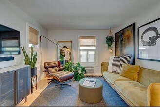 2057 Middle St in Sullivans Island, SC - Building Photo - Building Photo