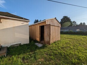 615 Bridges Ave S in Kent, WA - Building Photo - Building Photo