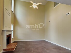 601 Crossing Dr in Durham, NC - Building Photo - Building Photo