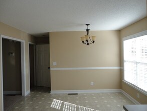 2920 Bridgeport Dr in Winston-Salem, NC - Building Photo - Building Photo