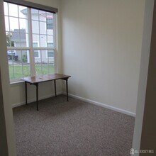 29 Tall Oaks Ct in Sayreville, NJ - Building Photo - Building Photo