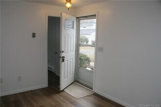 15 Kent Ct in Ashford, CT - Building Photo - Building Photo