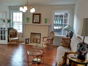 1632 Virginia St E, Unit 1 in Charleston, WV - Building Photo - Building Photo