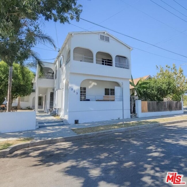 property at 1309 S Mesa St