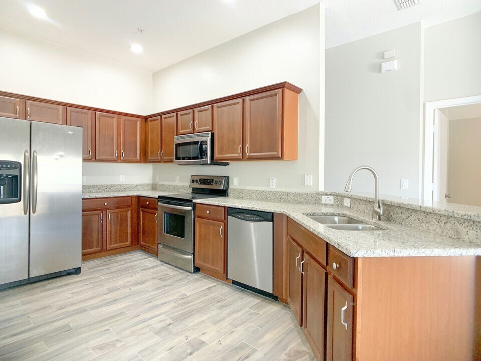 6446 S Goldenrod Rd in Orlando, FL - Building Photo