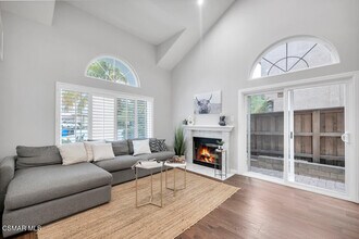 5092 Benedict Ct in Oak Park, CA - Building Photo - Building Photo
