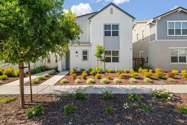 property at 2372 Garden Farms Ave