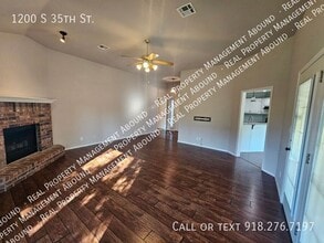 1200 S 35th St in Broken Arrow, OK - Foto de edificio - Building Photo