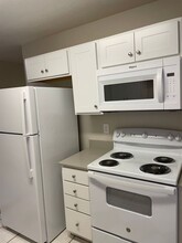 829 San Saba Dr in College Station, TX - Foto de edificio - Building Photo