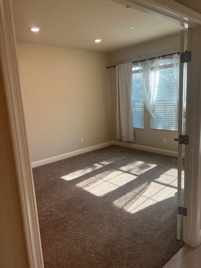 3891 Duncan Ave in Clovis, CA - Building Photo - Building Photo