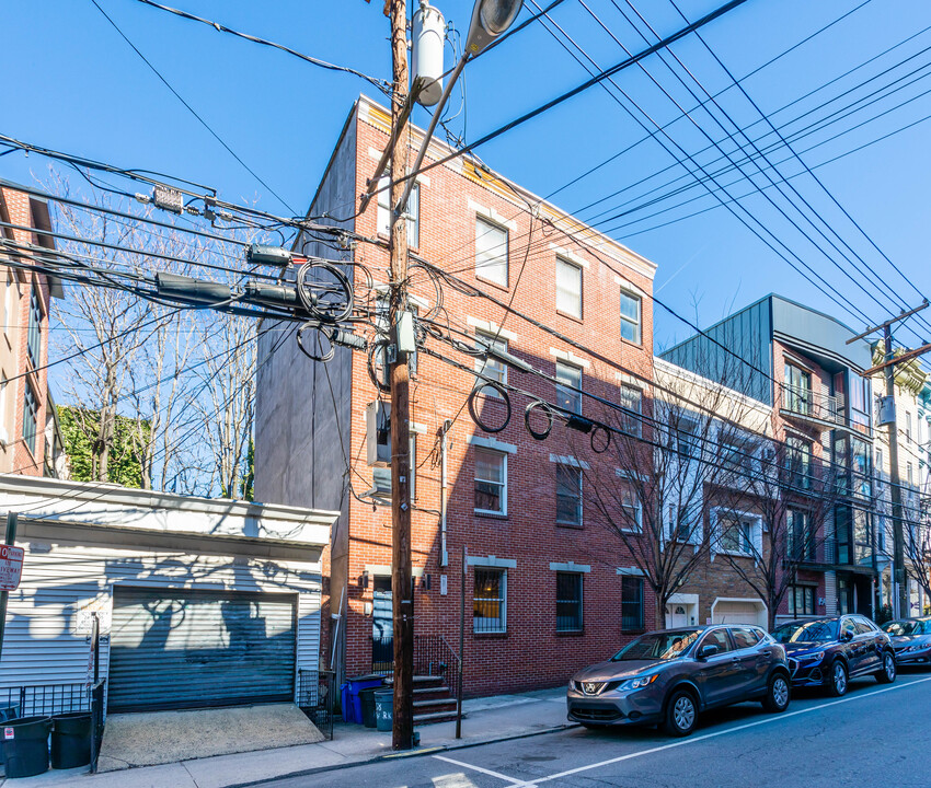 158 Newark St in Hoboken, NJ - Building Photo