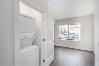 319 W Franklin St in Baltimore, MD - Foto de edificio - Building Photo