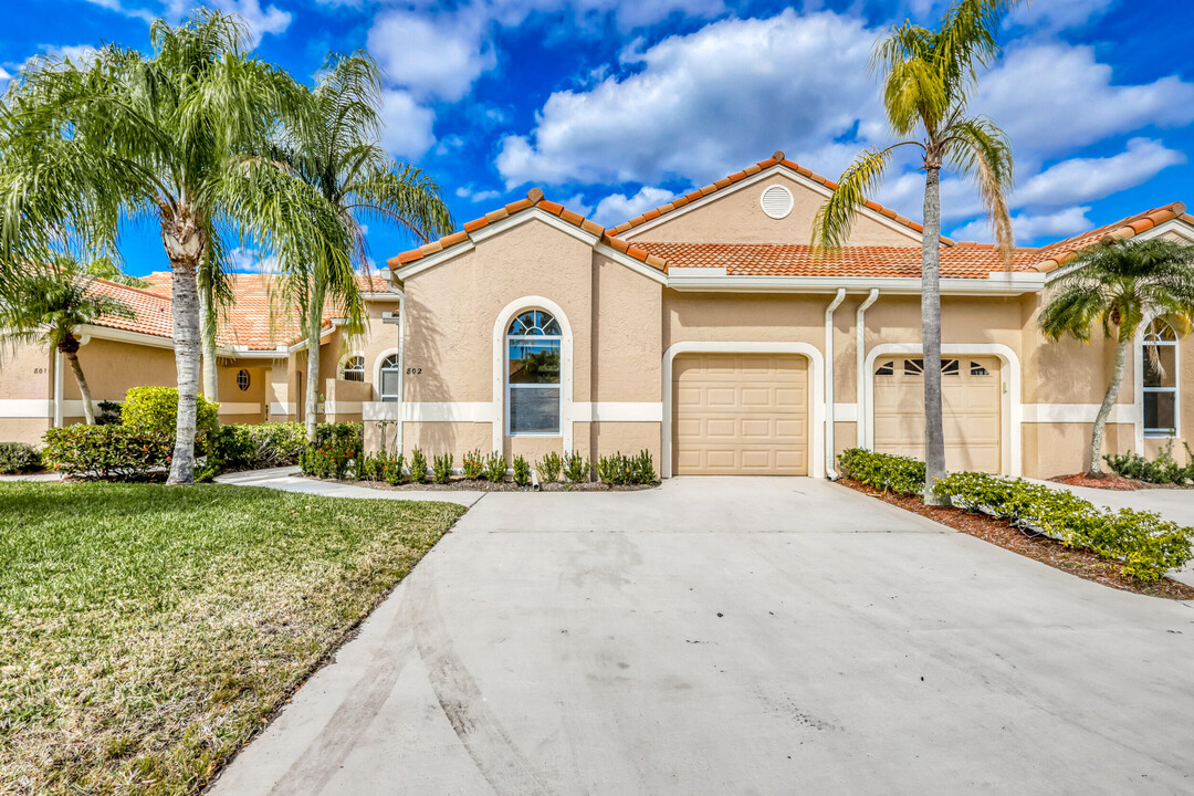 802 Sabal Palm Ln in Palm Beach Gardens, FL - Building Photo