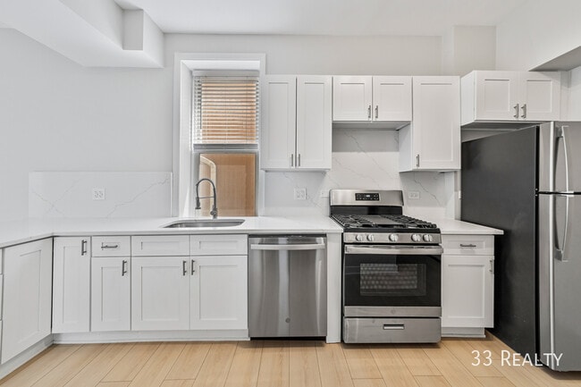 property at 1441 W Cortez St