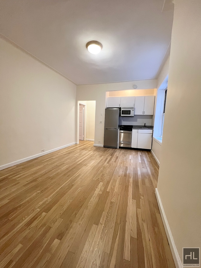117 W 13th St
