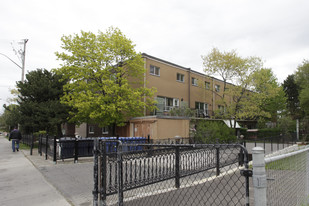 5877 Bathurst St Apartments