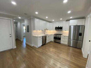 2 Crawford St in Cambridge, MA - Building Photo - Building Photo