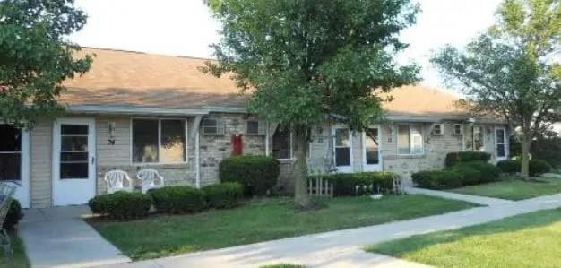 property at 985 Meadow Ln
