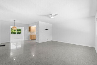 809 S Atlantic Dr in Lantana, FL - Building Photo - Building Photo