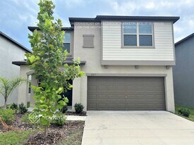 2237 Treesdale Ave in Ruskin, FL - Building Photo