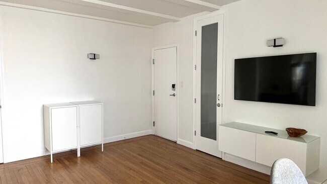 439 15th St in Miami Beach, FL - Building Photo - Building Photo