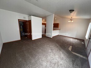 1135-1139 W Sumac Ave in Coeur d'Alene, ID - Building Photo - Building Photo