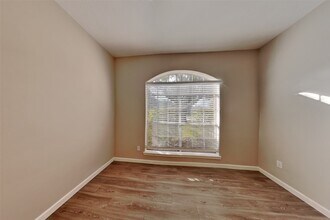 14706 Trailbrook Dr in Houston, TX - Building Photo - Building Photo