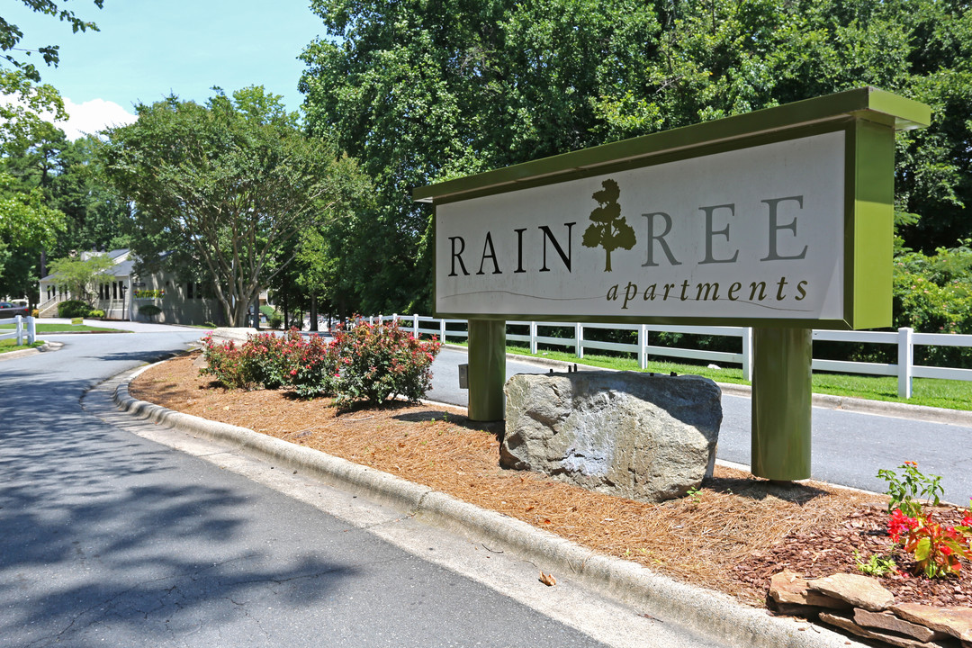 Raintree Apartments in High Point, NC - Foto de edificio