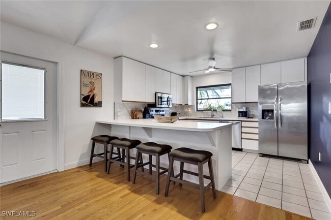 property at 1282 Belaire Ct