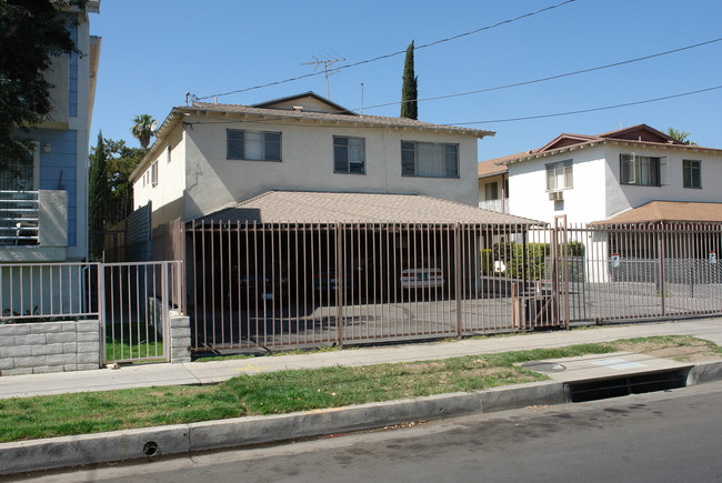 7911 Willis Ave in Panorama City, CA - Building Photo - Building Photo