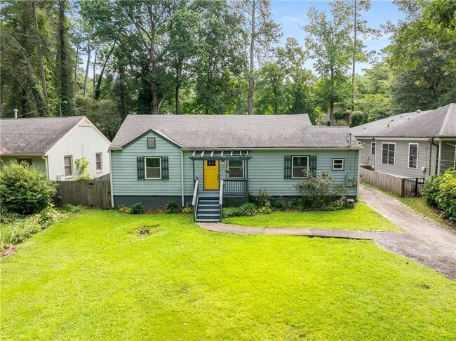 1398 Deerwood Dr in Decatur, GA - Foto de edificio - Building Photo