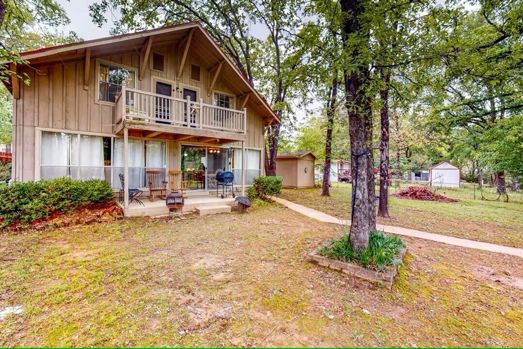 186 Adelia Dr in Mabank, TX - Building Photo