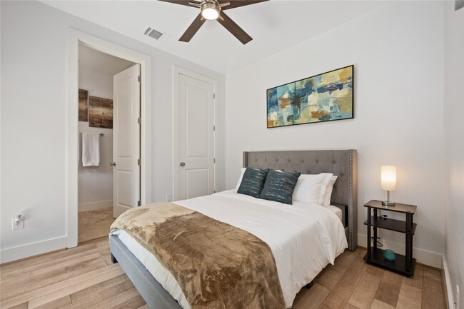 property at 5914 Val Verde St