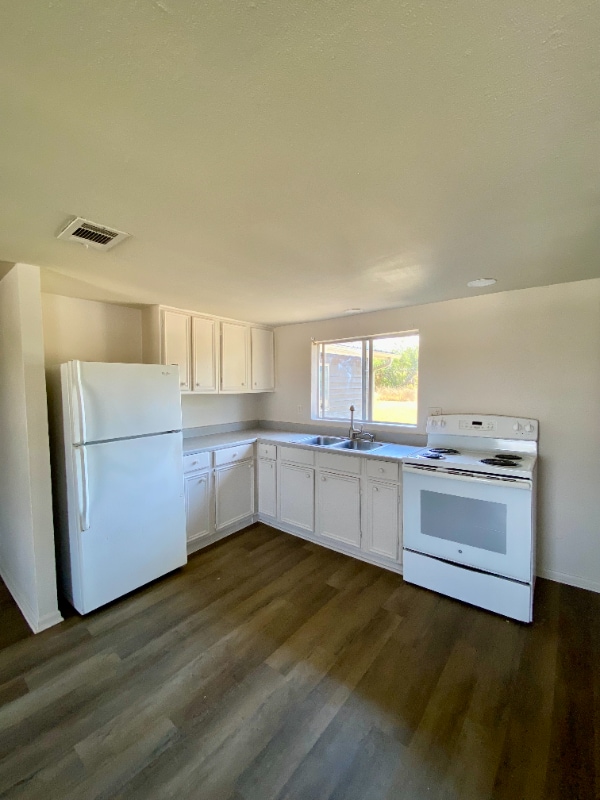 property at 415 Jasmine Ln