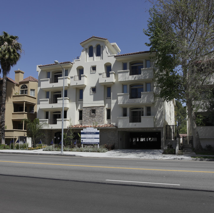 Residential Condominium in Studio City, CA - Building Photo