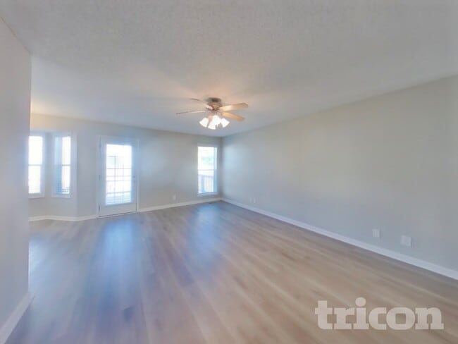 421 Faulkner Dr in Clarksville, TN - Building Photo - Building Photo