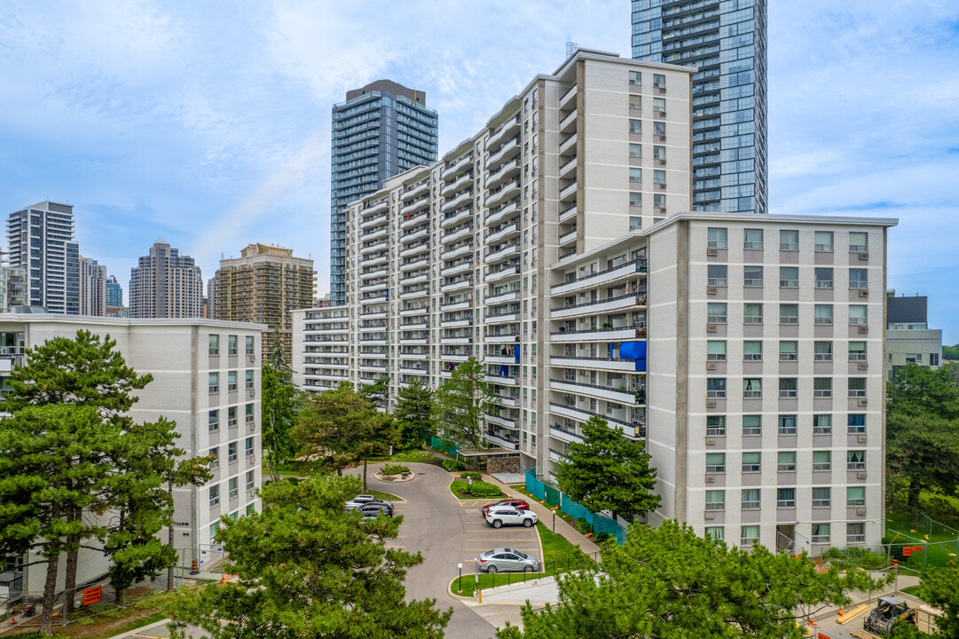 Park Willow Developments in Toronto, ON - Building Photo